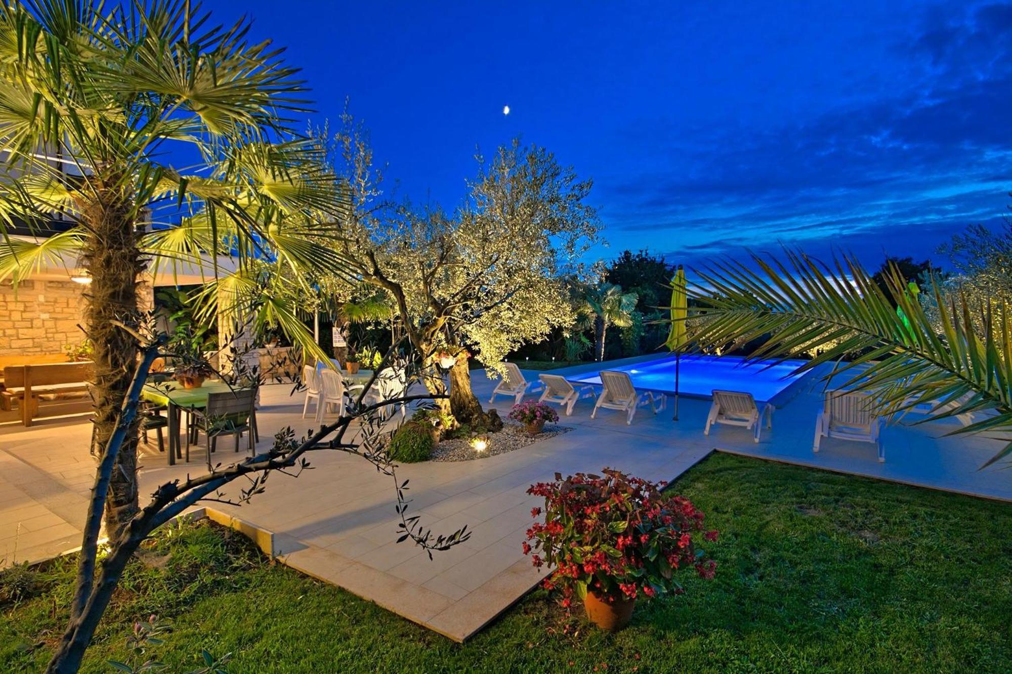 Appartement Strandnahe Livija 1 Mit Pool Und Garten *