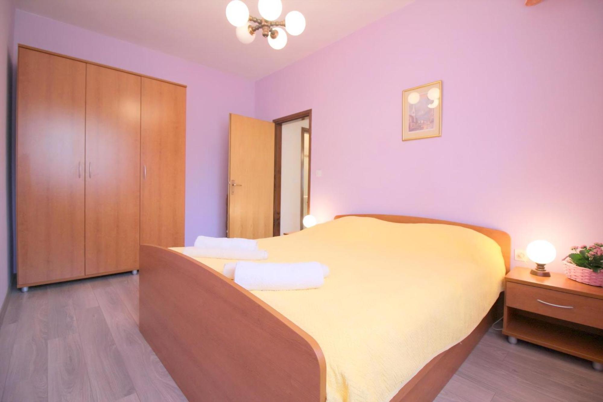 Appartement Strandnahe Livija 1 Mit Pool Und Garten