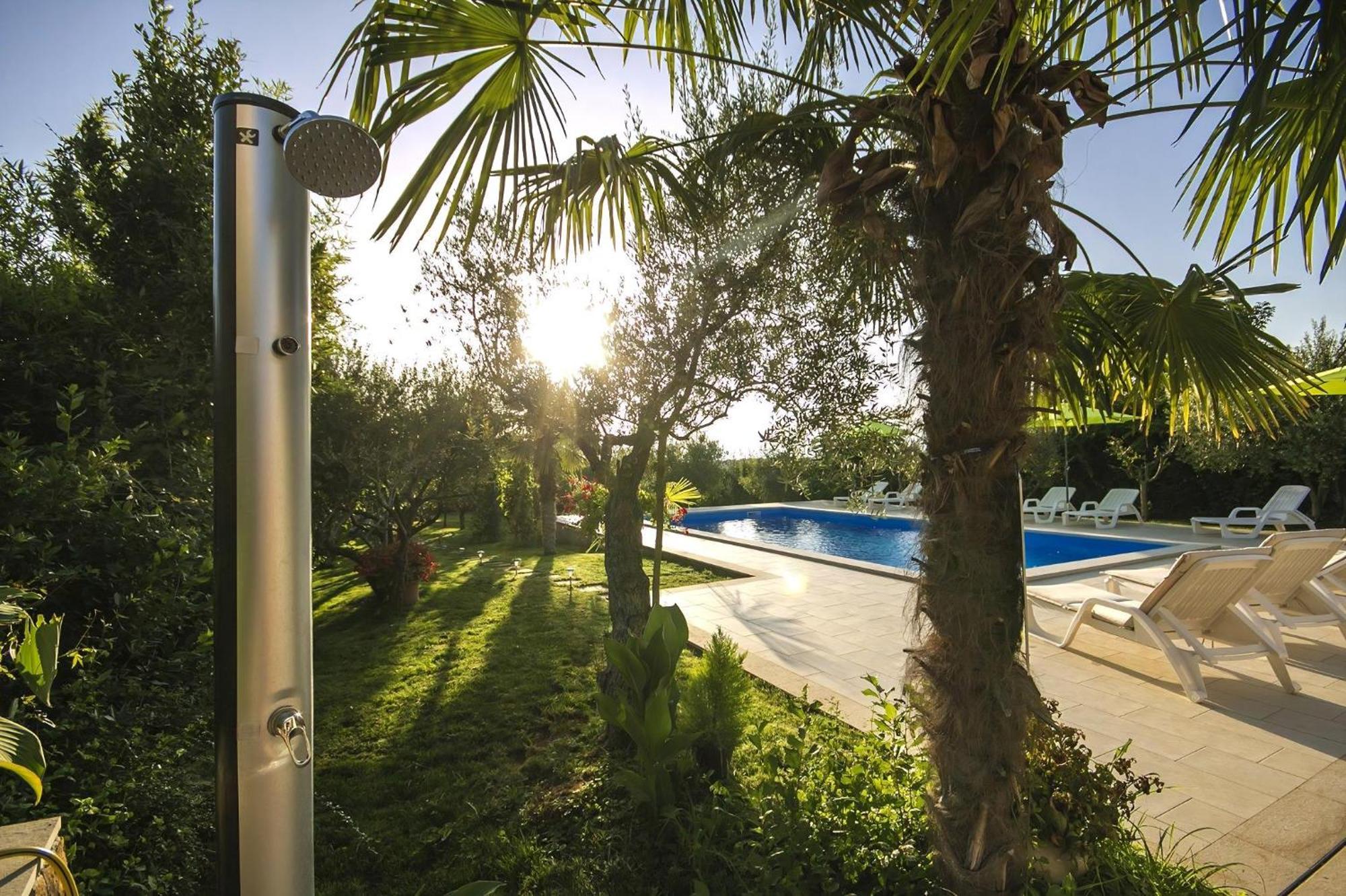 Strandnahe Livija 1 Mit Pool Und Garten *