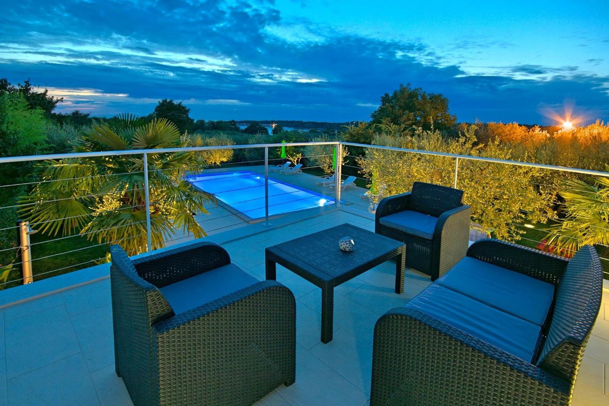 Strandnahe Livija 1 Mit Pool Und Garten Poreč